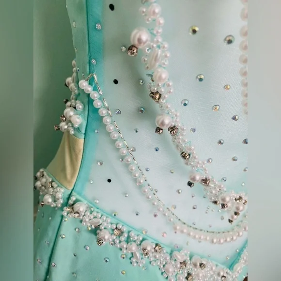 Size 6 Aqua Pastel Green Seafoam Slit fitted prom dress gown Unique Pearl work - Picture 5 of 5